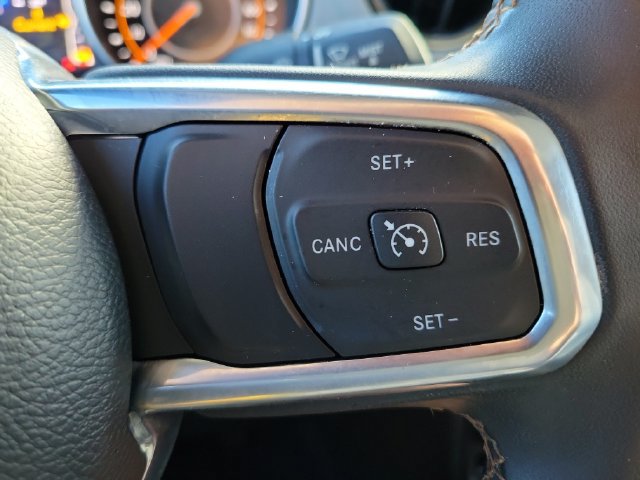 Used 2023 Jeep Gladiator Overland AWD/4WD image 41