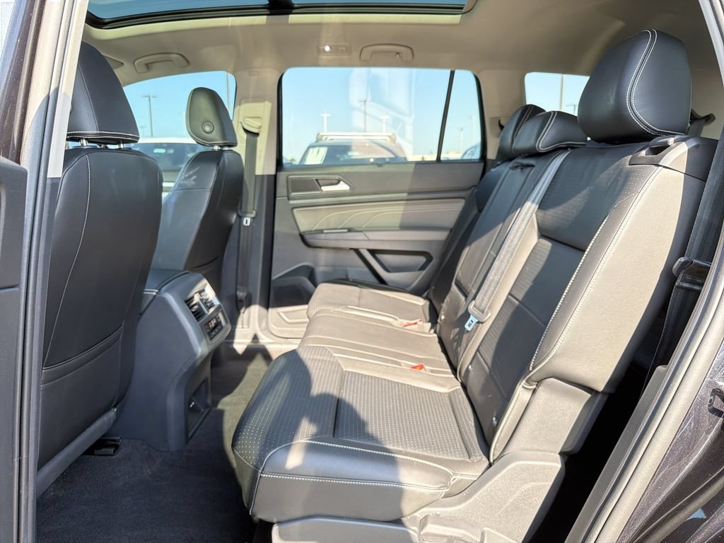 Used 2023 Volkswagen Atlas SE w/ Panoramic Sunroof Package FWD image 13