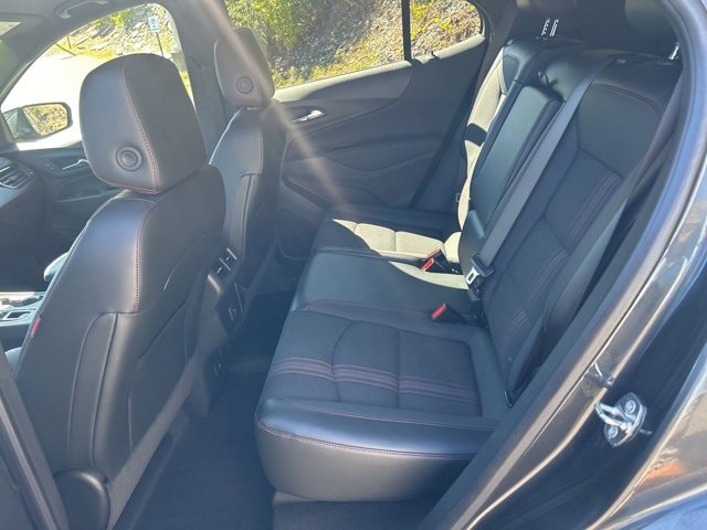 Used 2022 Chevrolet Equinox RS w/ Infotainment Package image 16