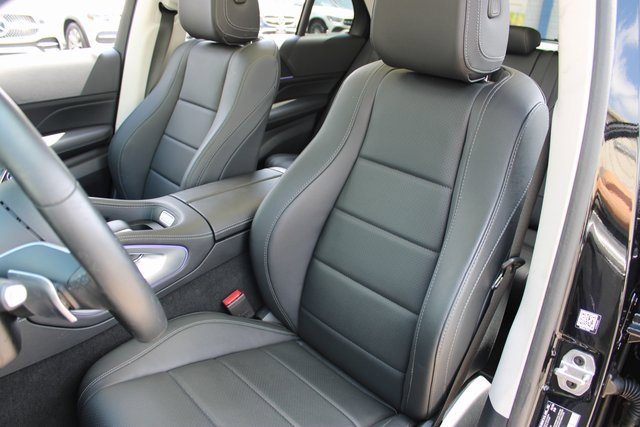 Used 2024 Mercedes-Benz GLE 350 4MATIC w/ AMG Line Exterior image 10