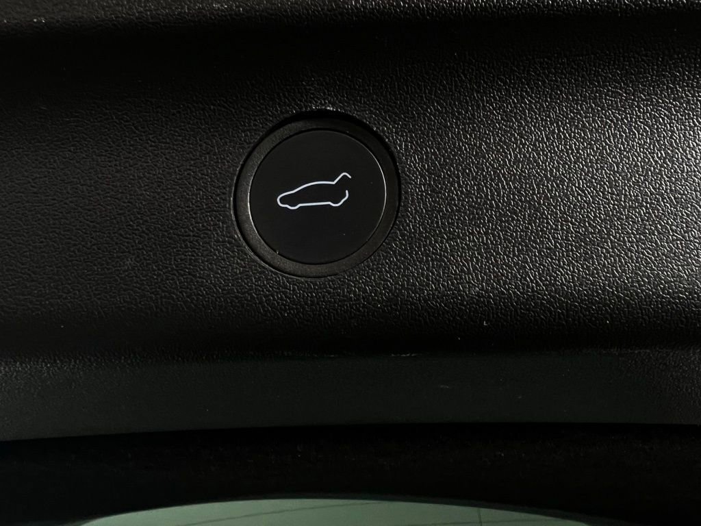 Used 2023 Tesla Model Y Long Range image 27