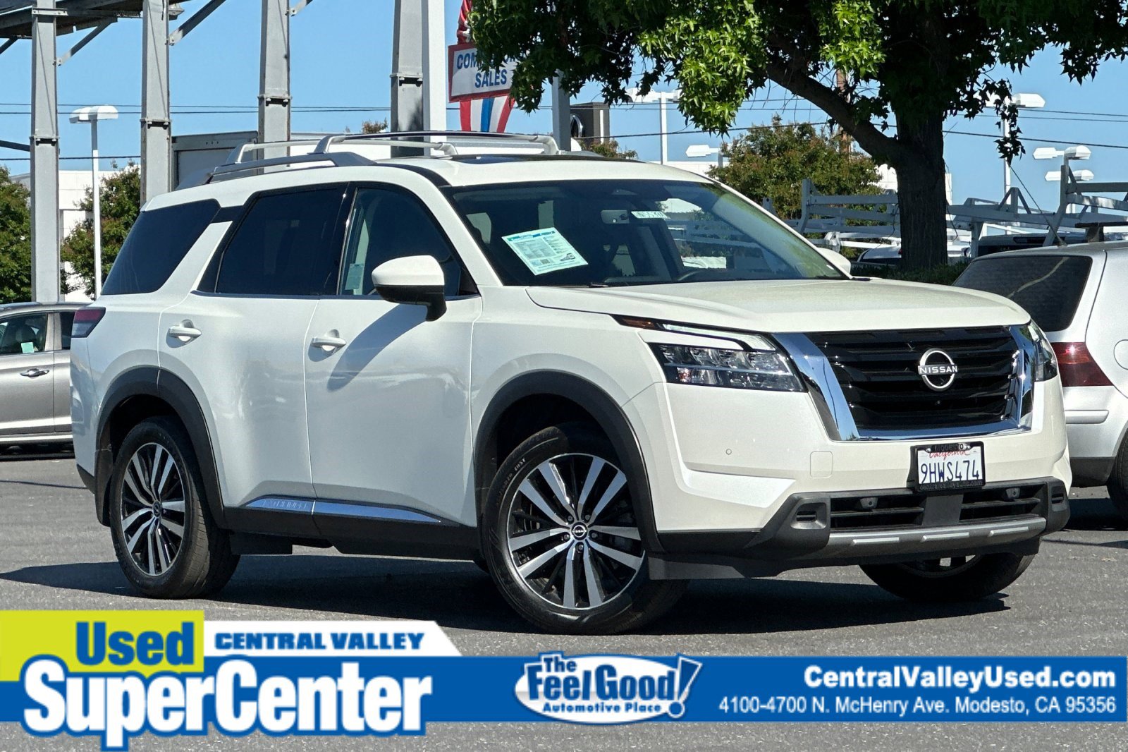 Certified 2023 Nissan Pathfinder Platinum w/ Cargo Package FWD image 1