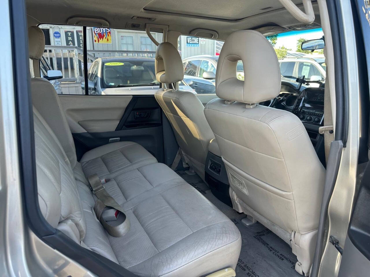 Used 2001 Mitsubishi Montero Limited AWD/4WD image 14