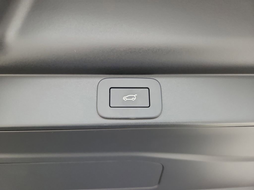 New 2026 Land Rover Range Rover SE image 14