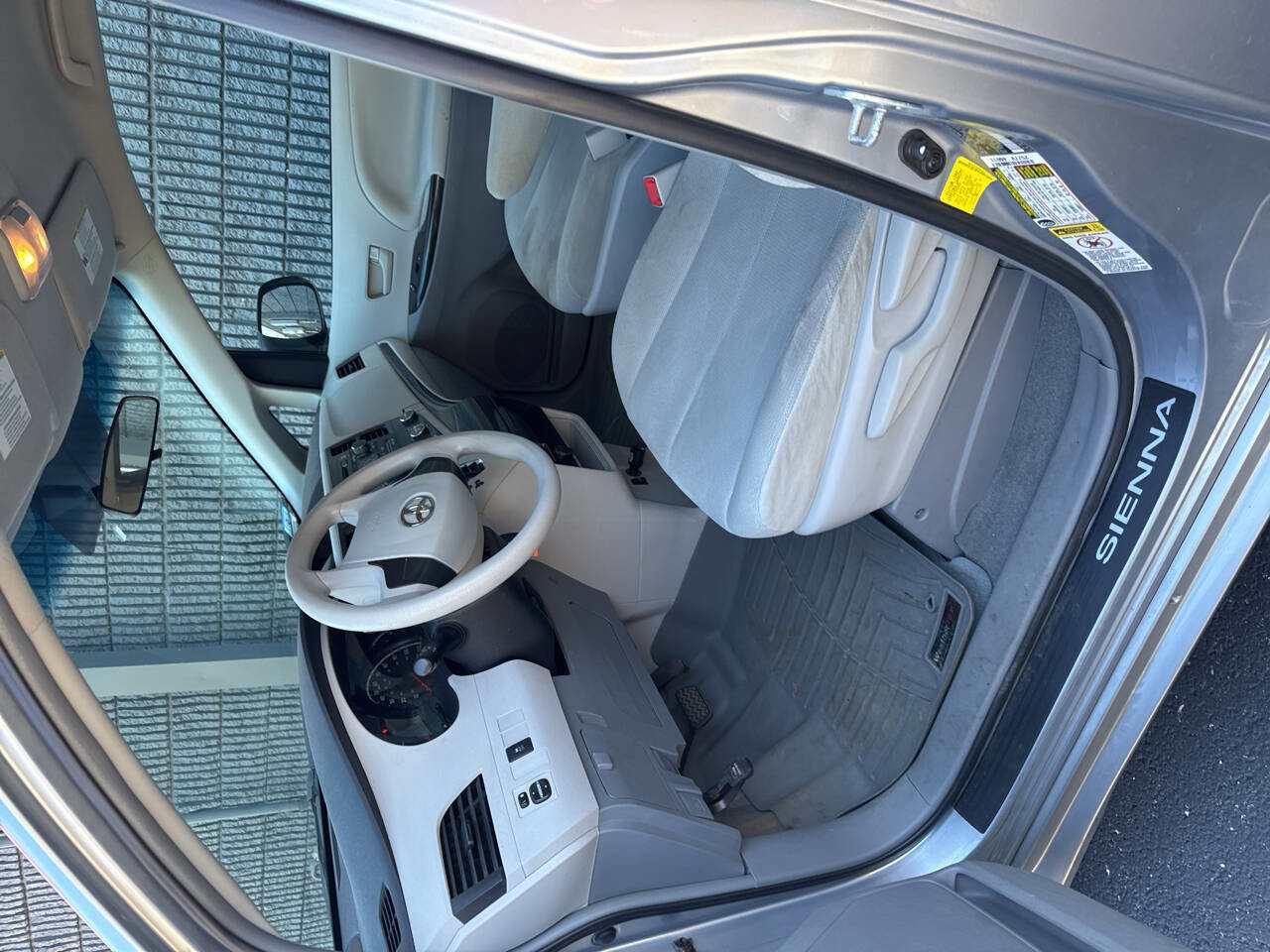 Used 2012 Toyota Sienna image 17