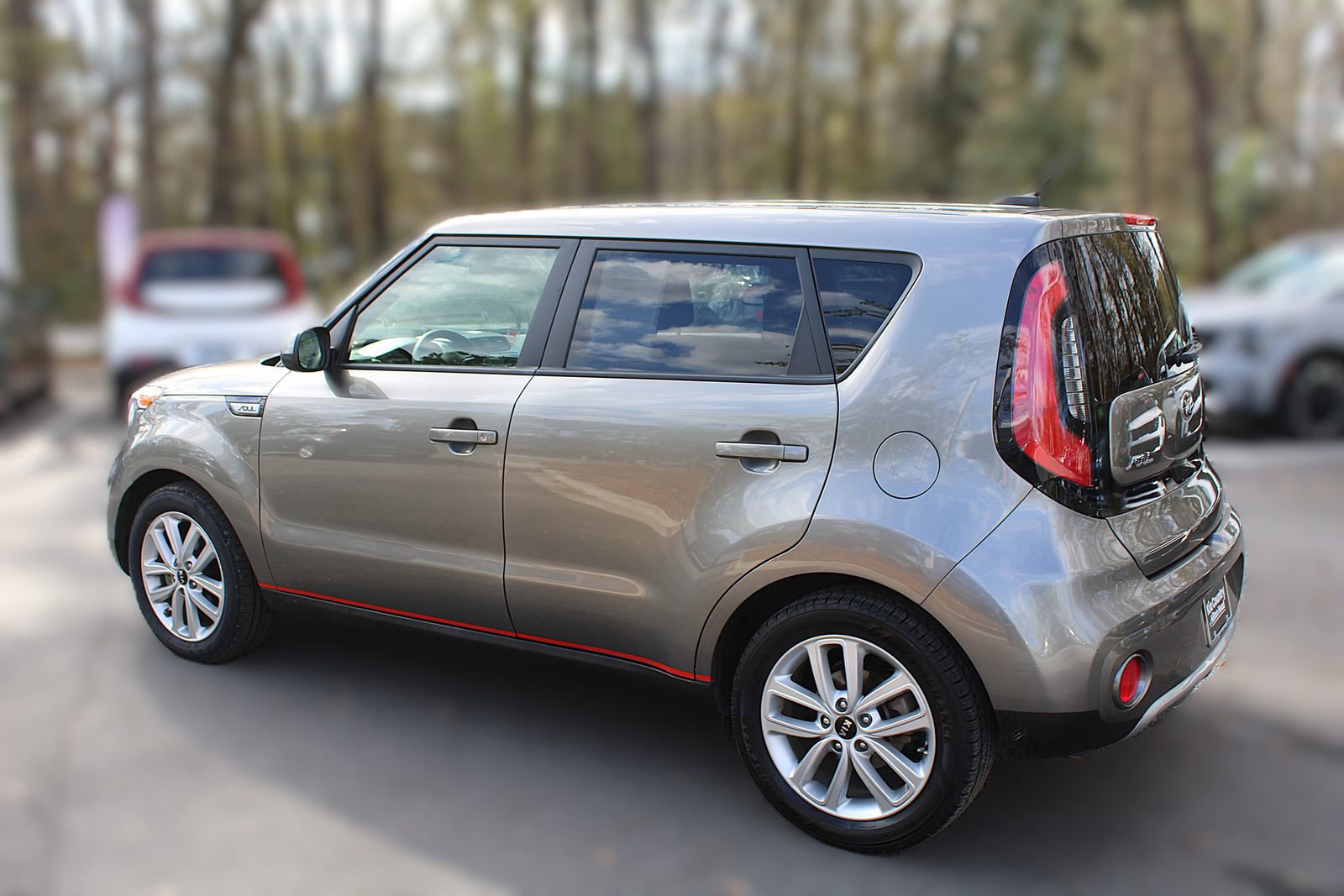 Certified 2018 Kia Soul + image 6