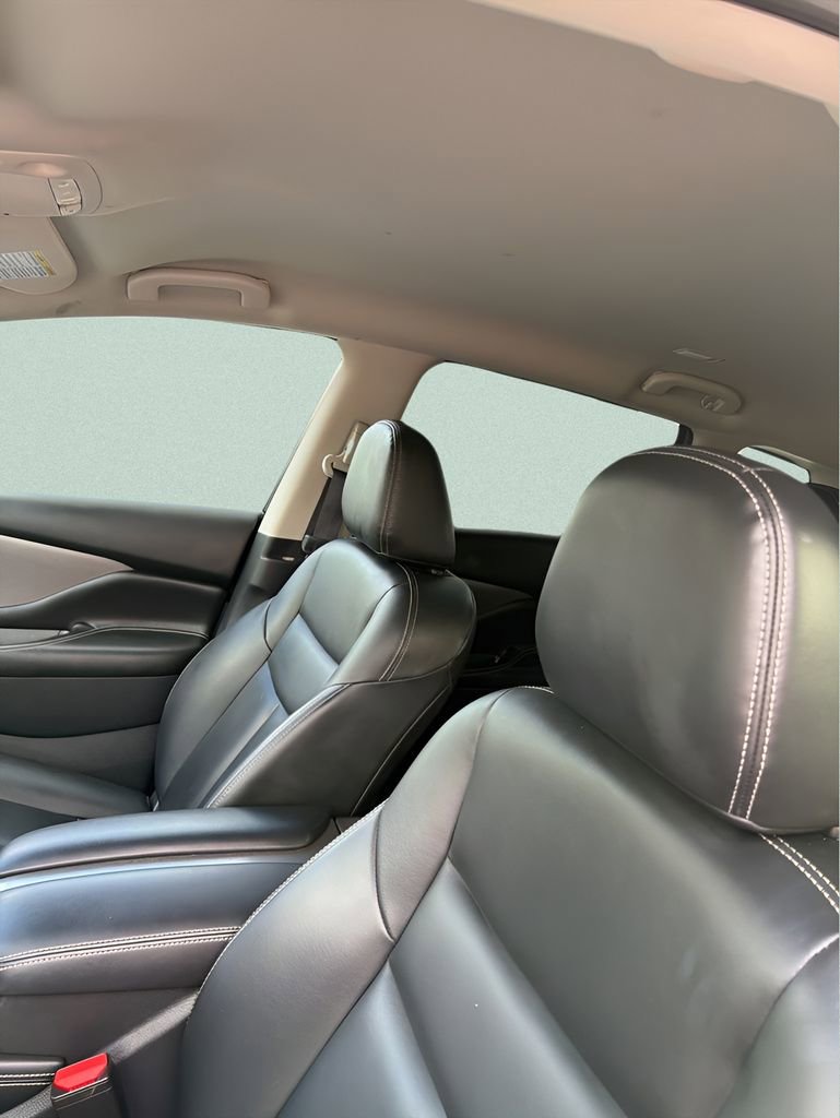 Used 2023 Nissan Murano SV w/ SV Midnight Edition Package image 16