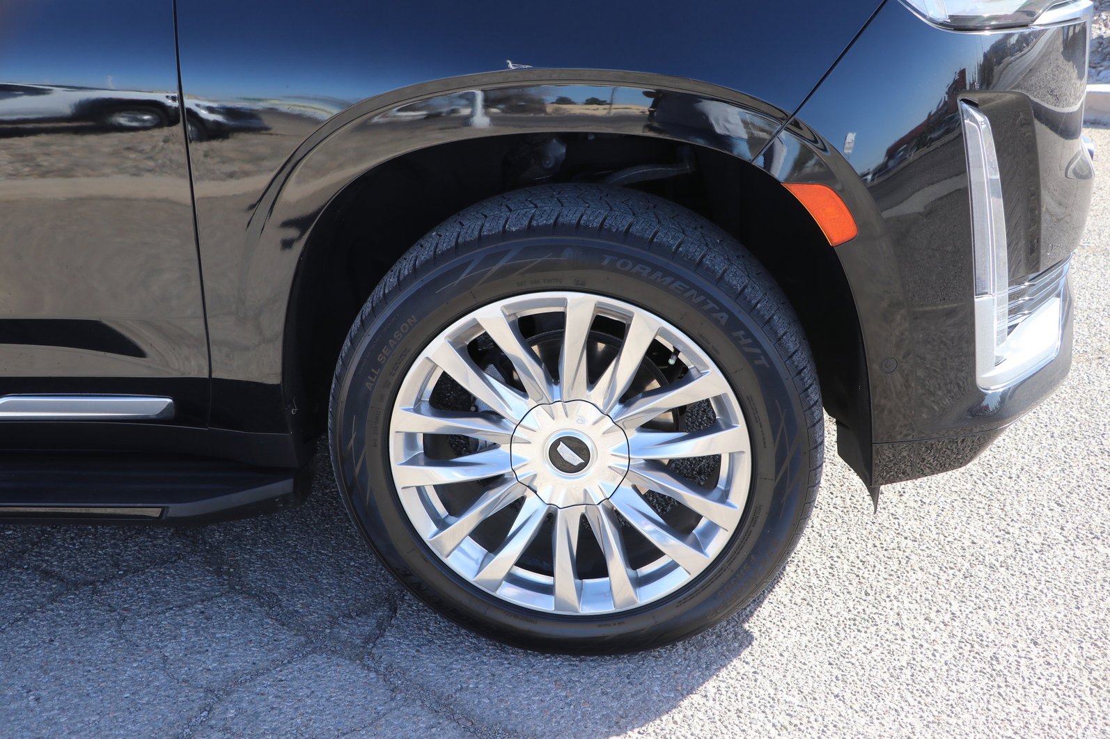 Used 2021 Cadillac Escalade Premium Luxury image 9