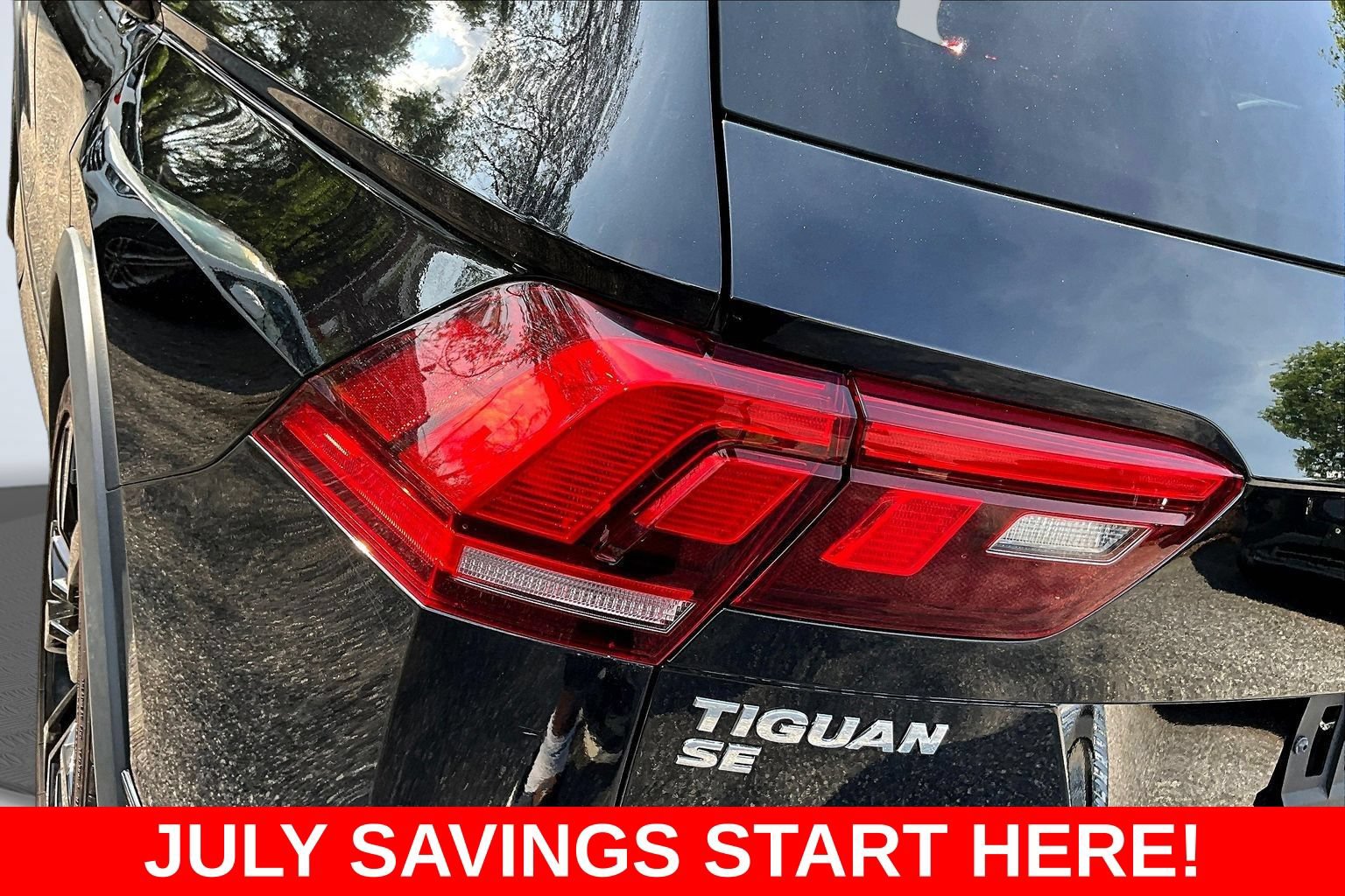 Used 2021 Volkswagen Tiguan SEL AWD/4WD image 28