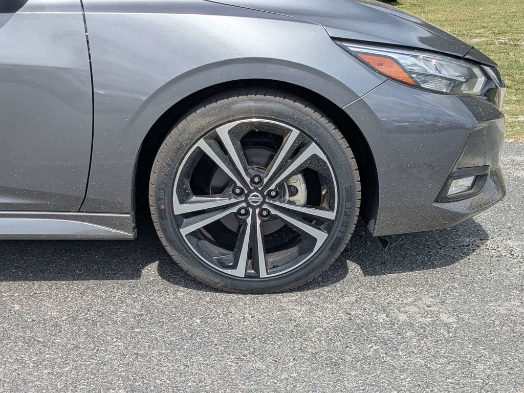 Used 2021 Nissan Sentra SR FWD image 11