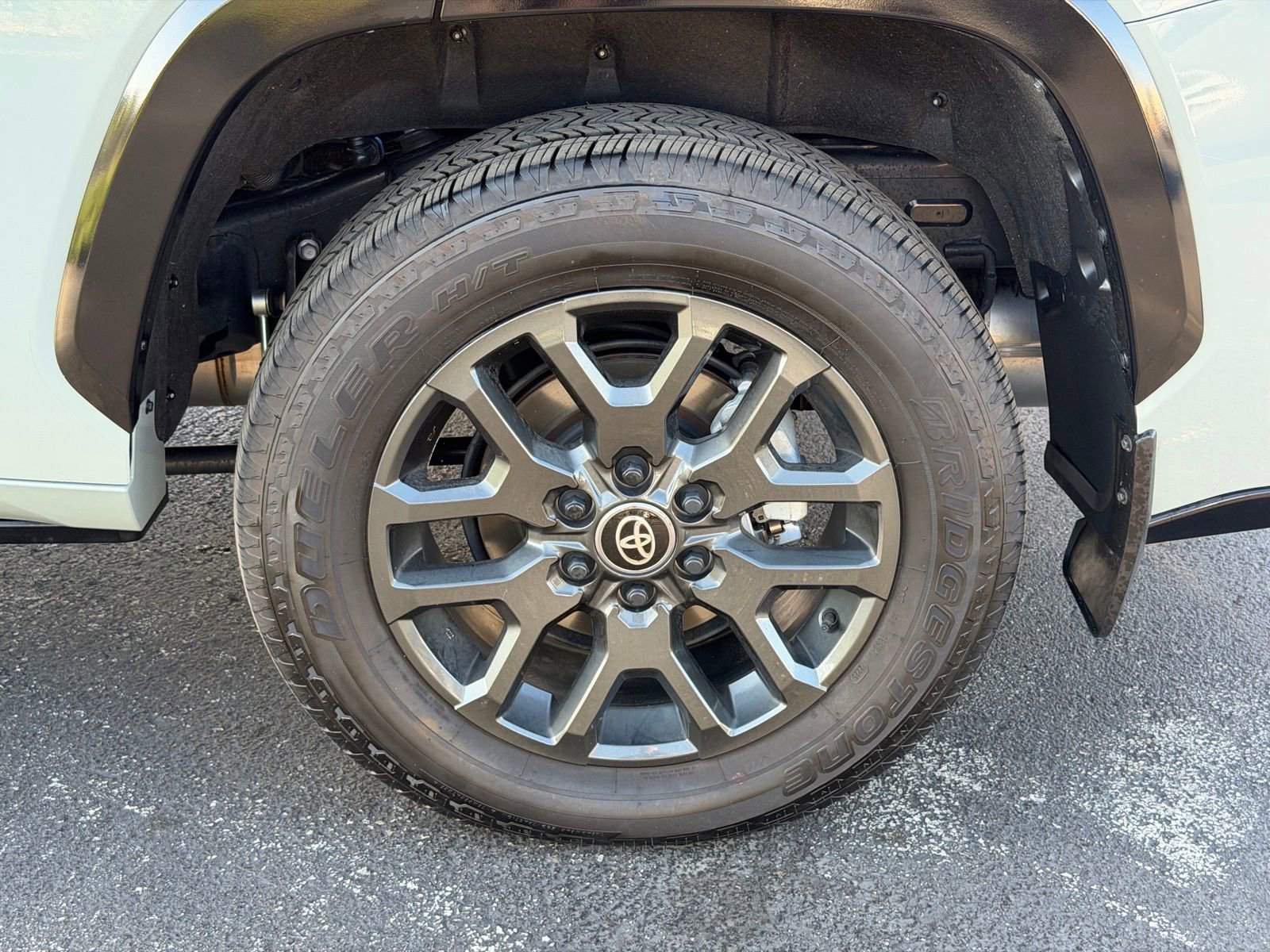 Used 2025 Toyota Sequoia Platinum AWD/4WD image 39