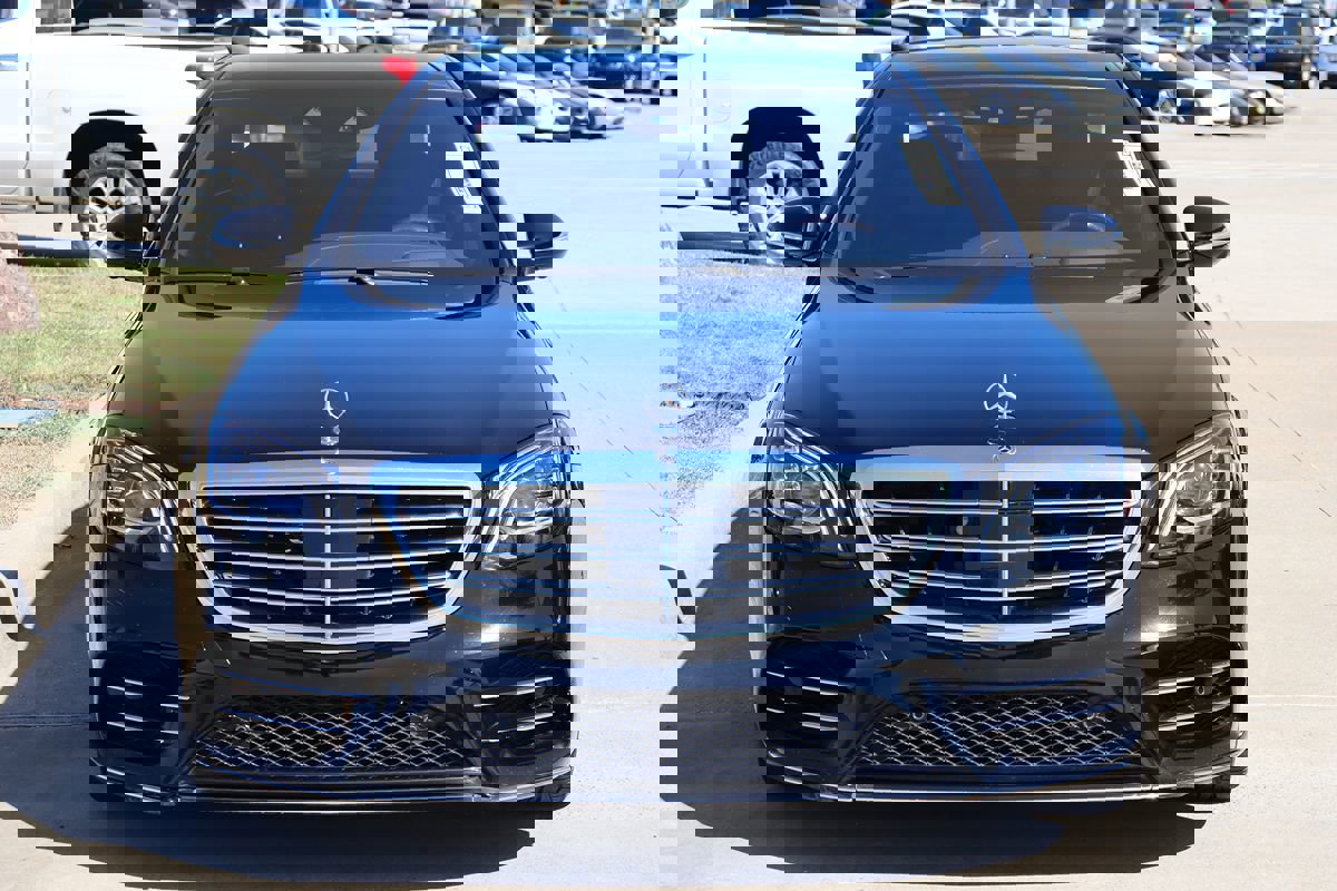 Used 2019 Mercedes-Benz S 560 Sedan image 3