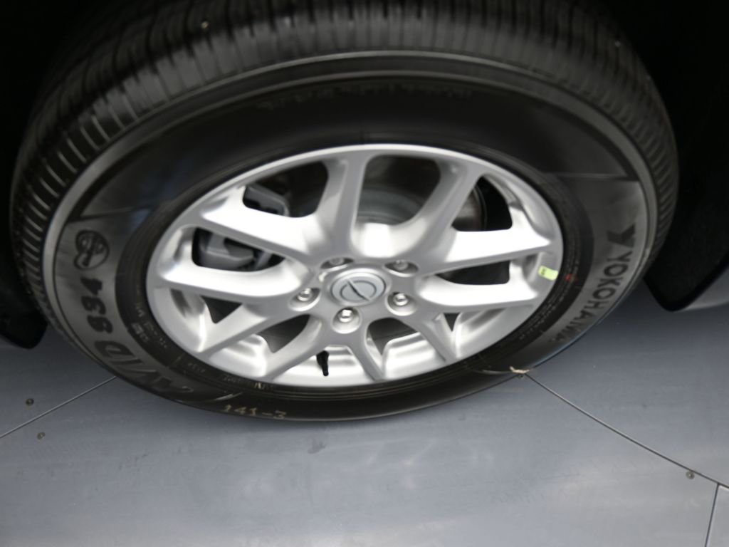 Used 2025 Chrysler Pacifica Select image 35