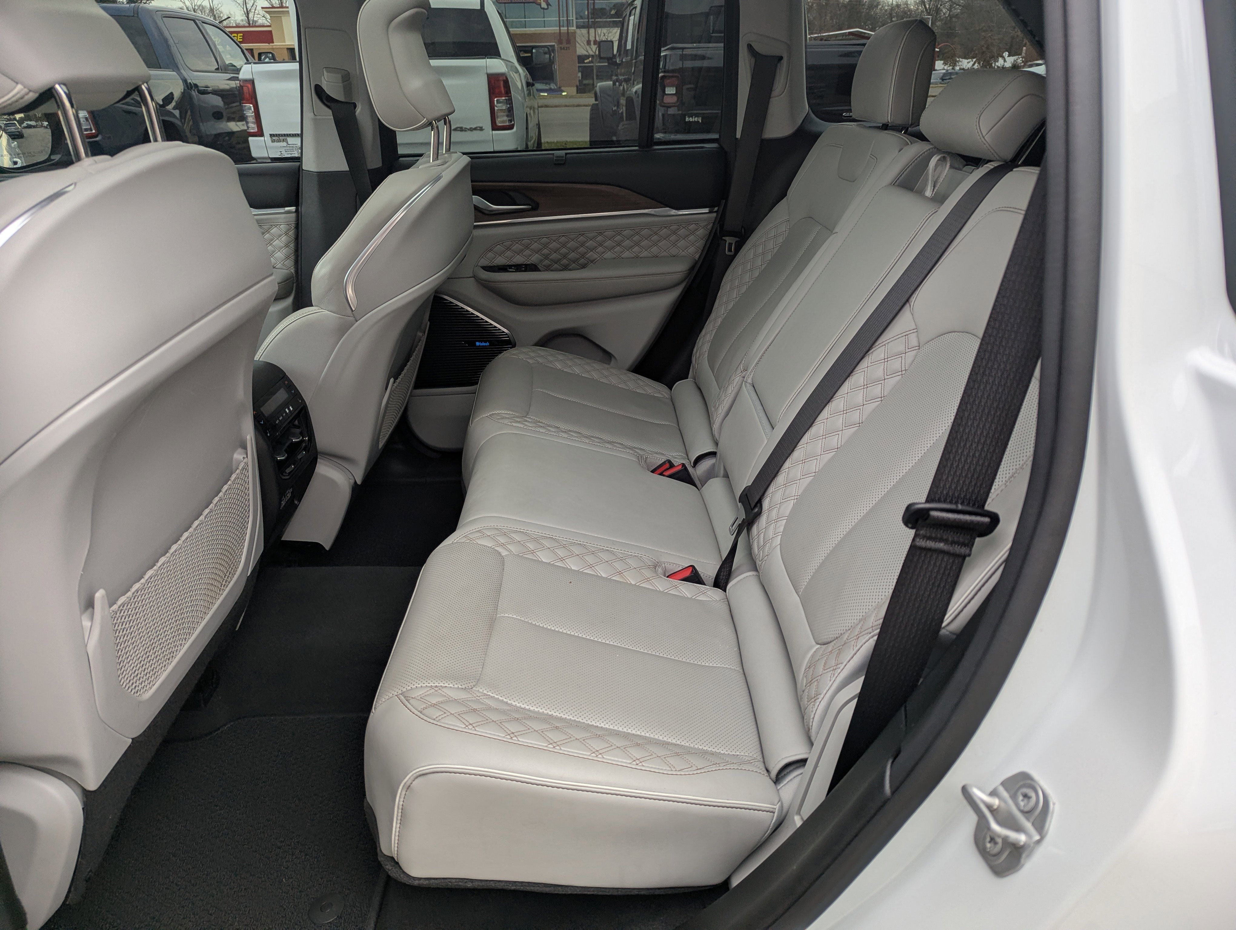 Used 2022 Jeep Grand Cherokee Summit w/ Adv Protech Group IV image 15