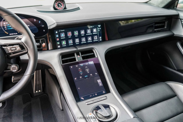 Used 2024 Porsche Taycan GTS image 36