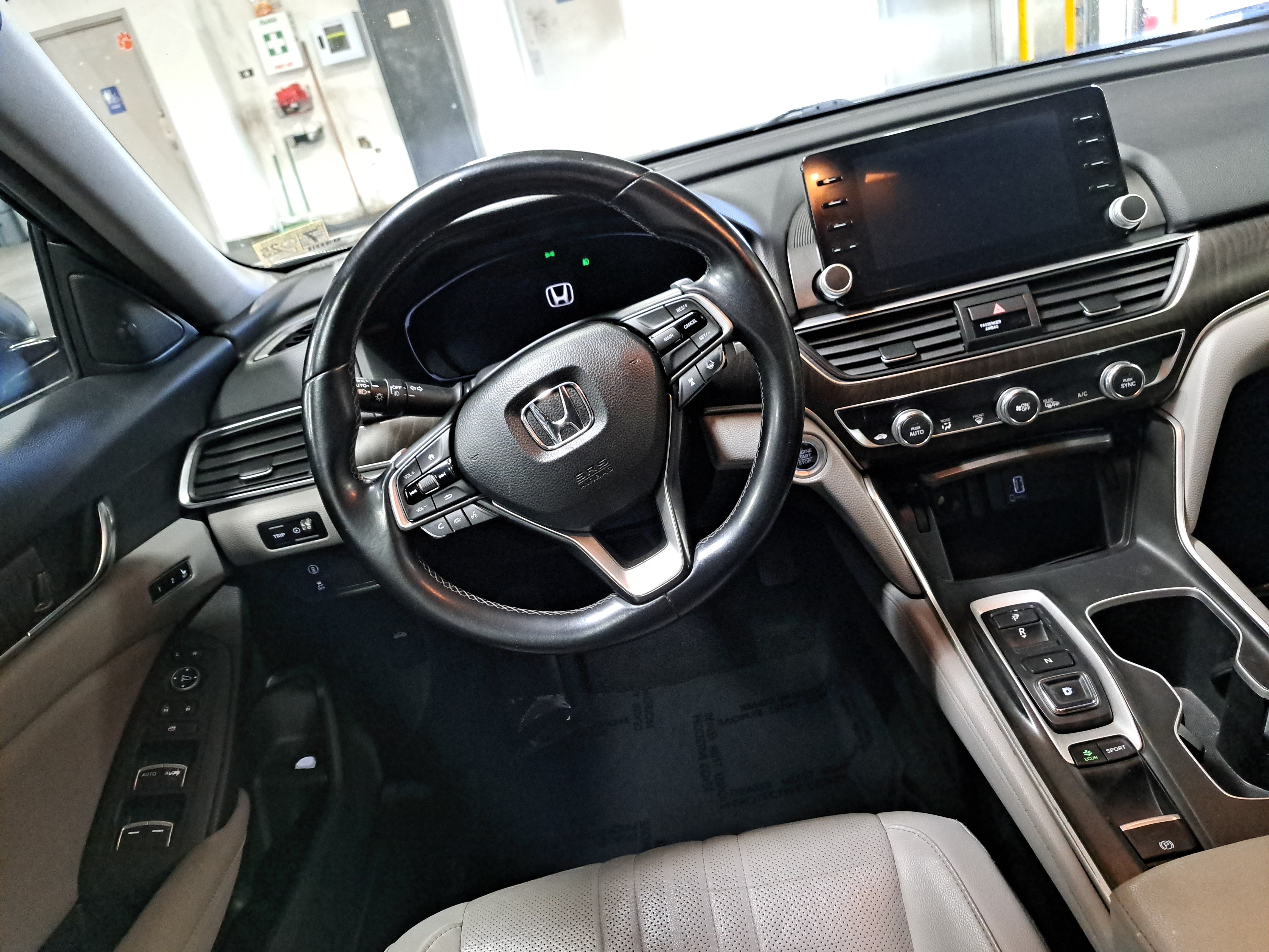 Used 2018 Honda Accord EX-L image 16