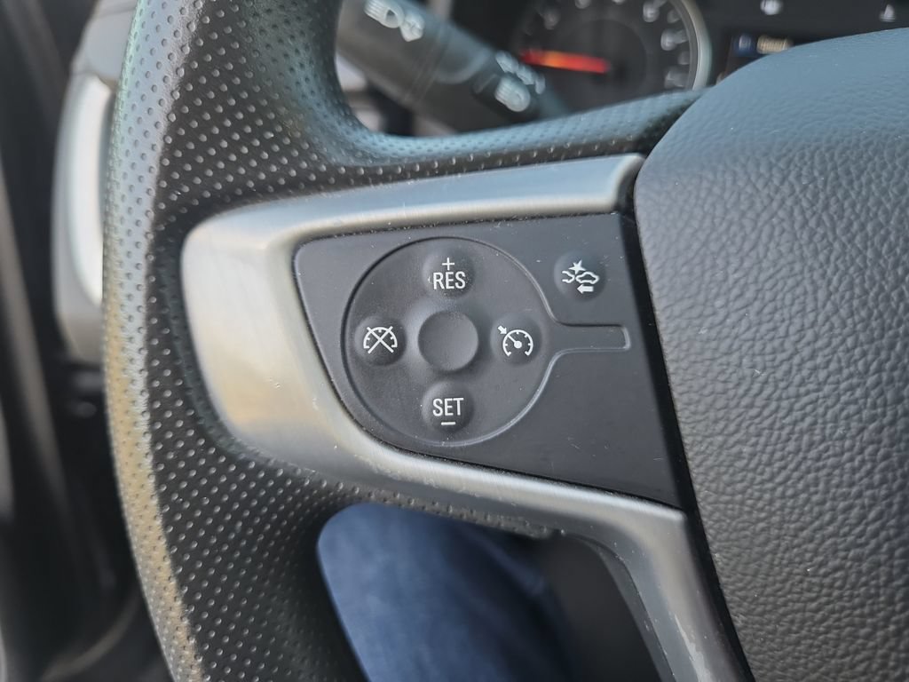 Used 2024 GMC Terrain SLE FWD image 29