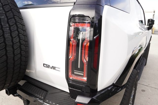 Used 2026 GMC Hummer EV SUV AWD/4WD image 34