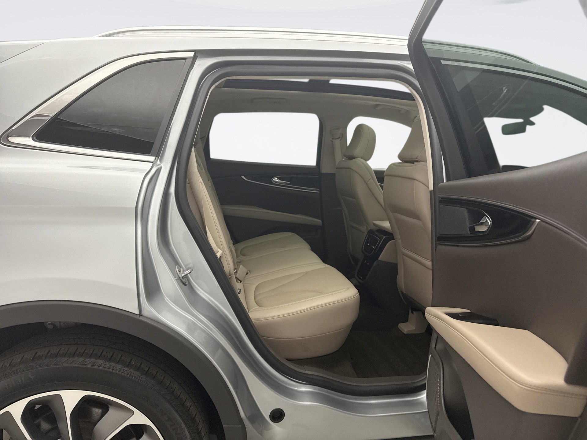 Used 2023 Lincoln Nautilus Reserve AWD/4WD image 20