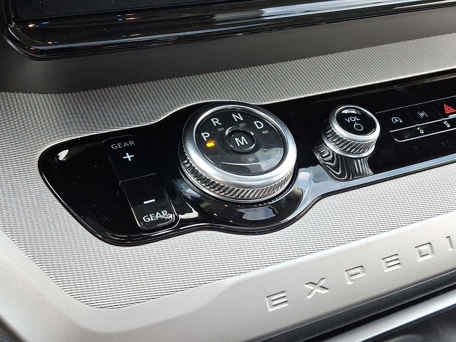 New 2025 Ford Expedition Active image 11