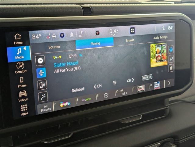 Used 2025 Jeep Wrangler Unlimited Sahara image 18