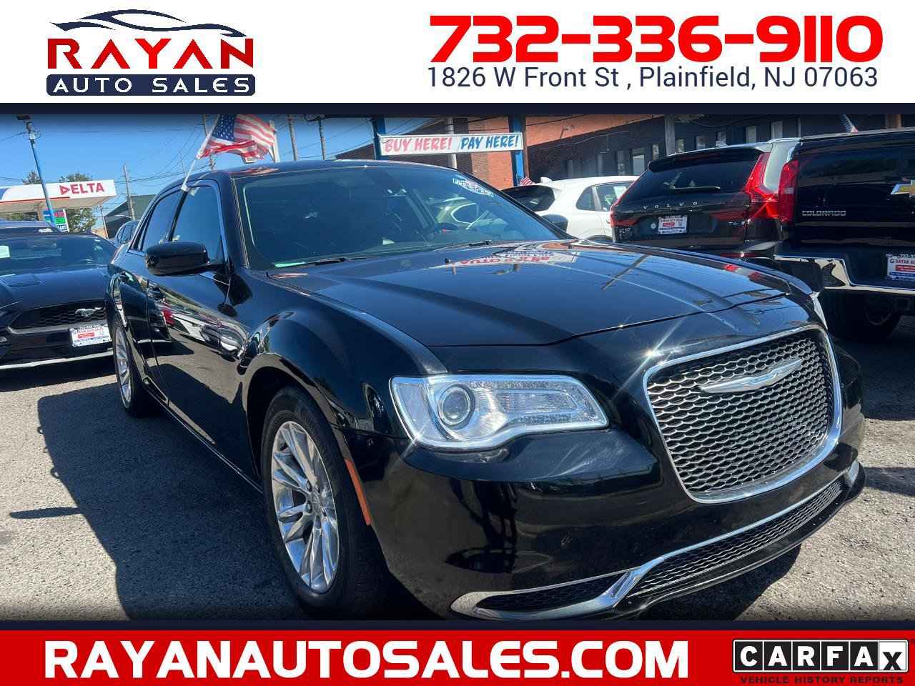 Used 2017 Chrysler 300 Limited image 1