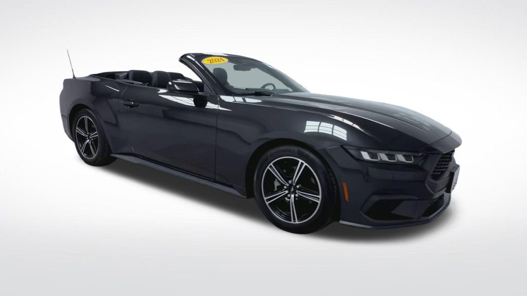 Used 2024 Ford Mustang Convertible image 16