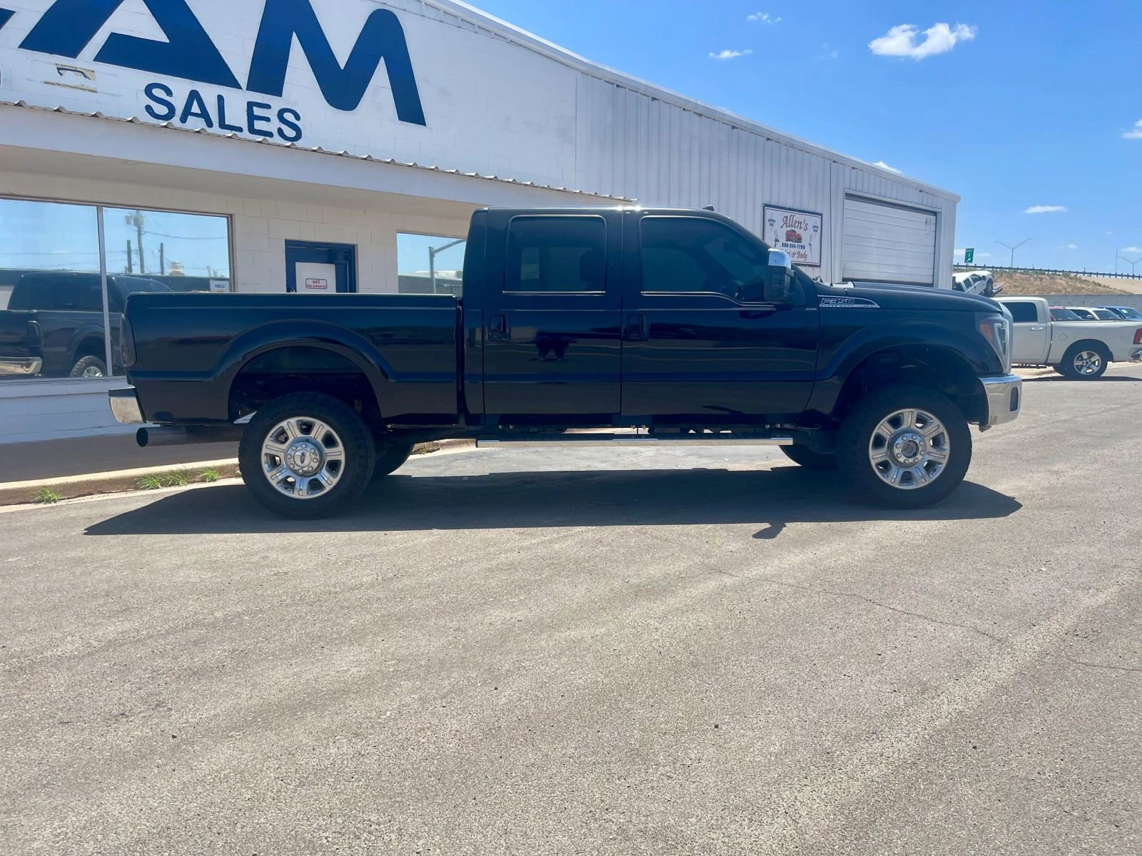 Used 2012 Ford F350 Lariat w/ Lariat Ultimate Pkg image 2