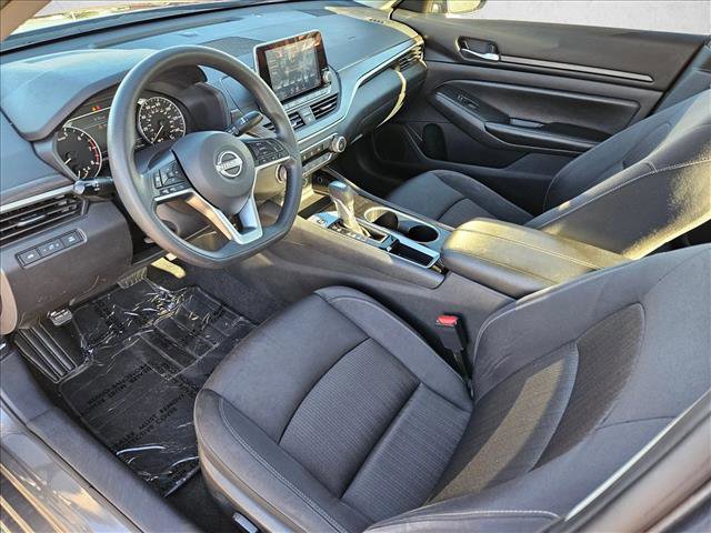 Used 2024 Nissan Altima 2.5 SV image 9