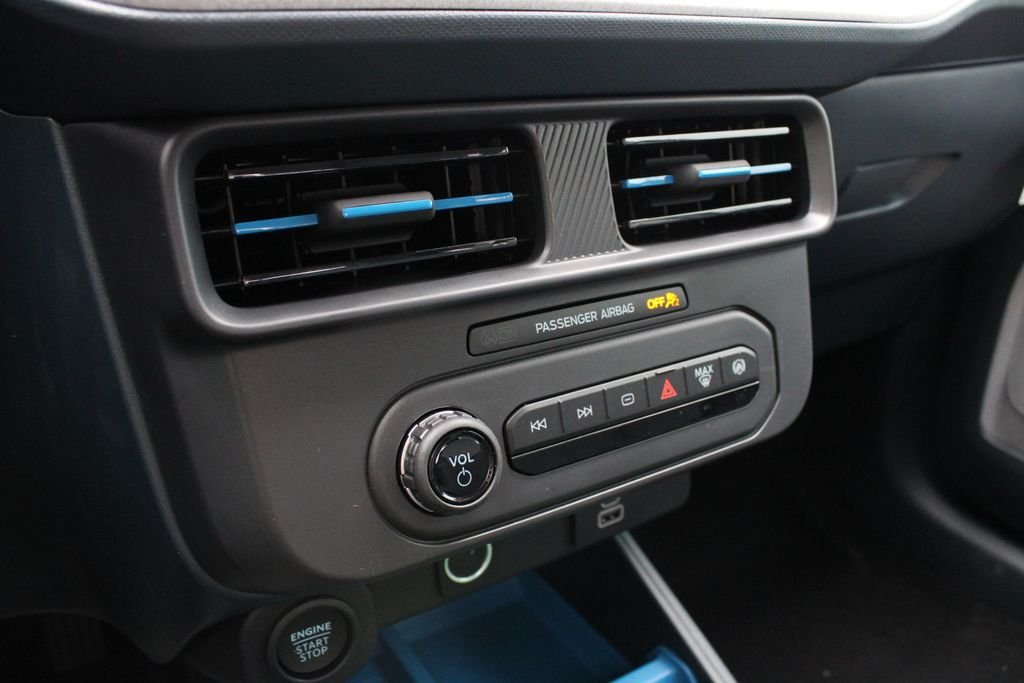 New 2026 Ford Maverick XLT w/ XLT Luxury Package FWD image 16