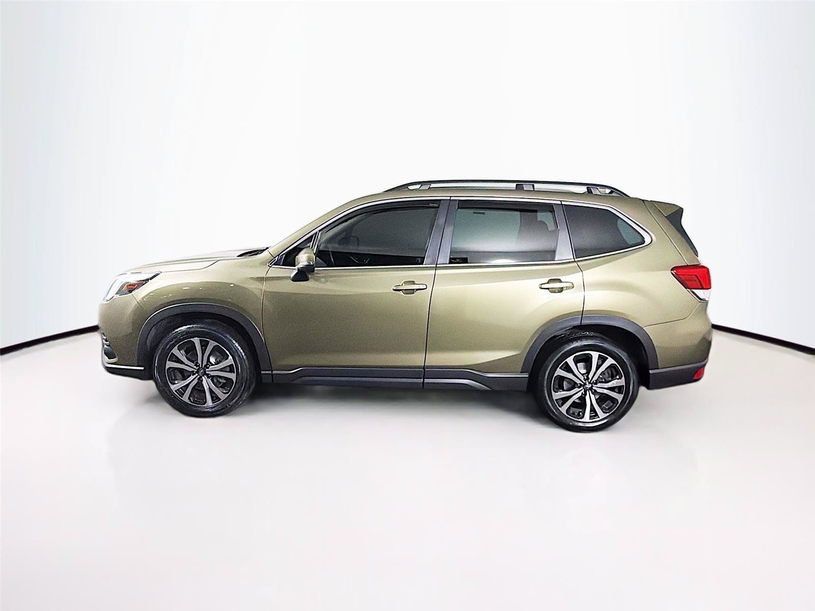 Used 2023 Subaru Forester Limited AWD/4WD image 8