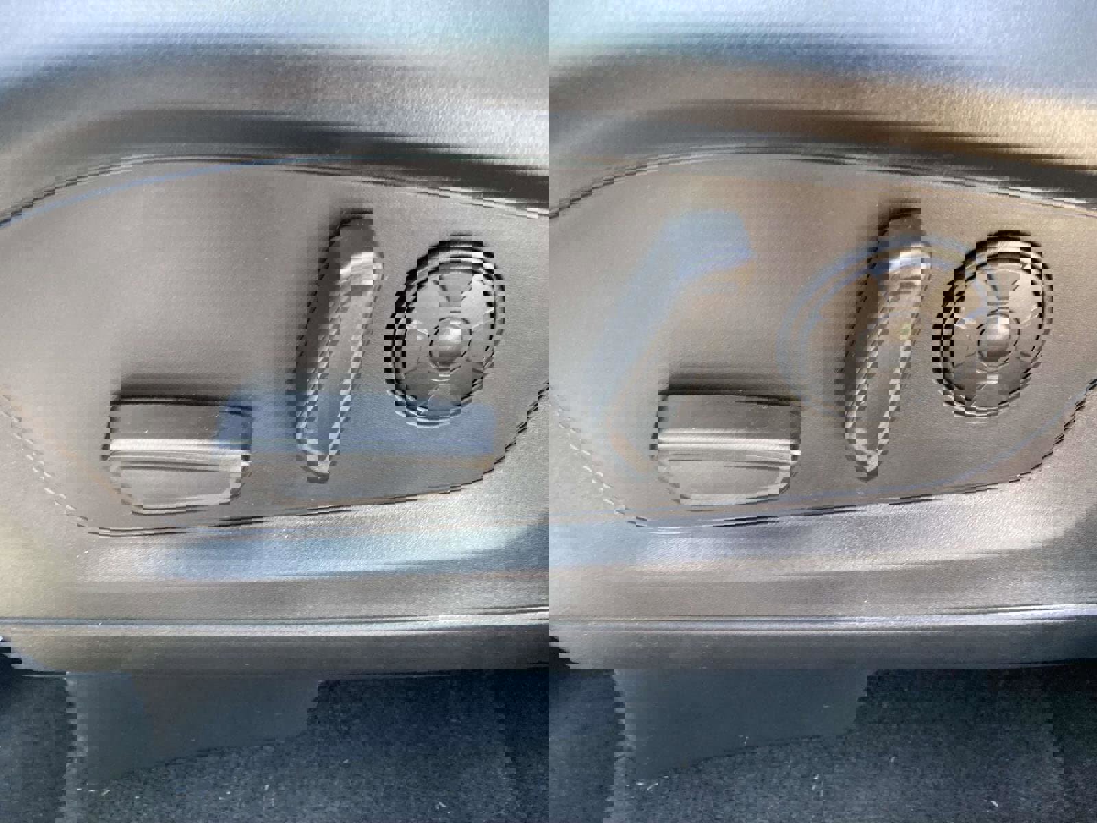 Used 2025 Ford Explorer ST-Line w/ Premium Package image 23