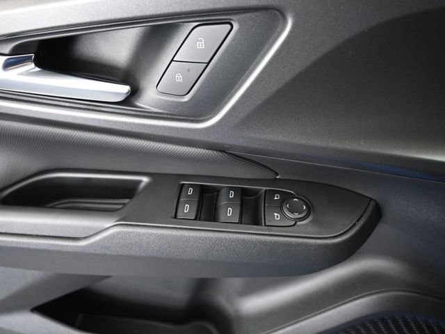 New 2026 Chevrolet Equinox EV LT w/ Midnight Package FWD image 30