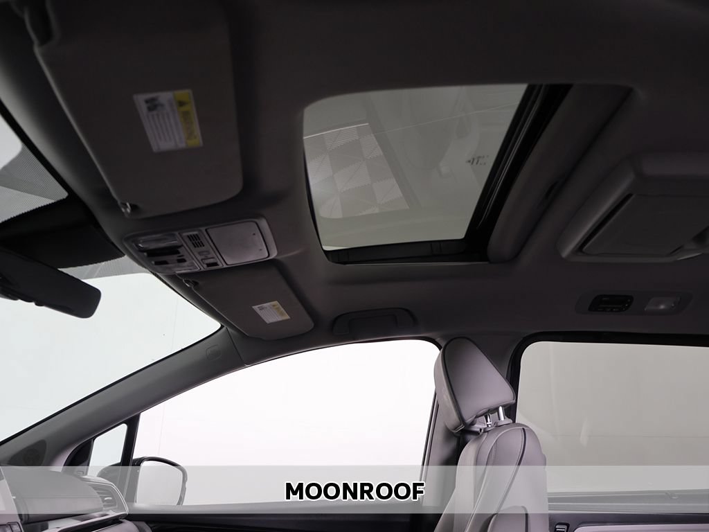 Used 2023 Honda Odyssey Elite image 4