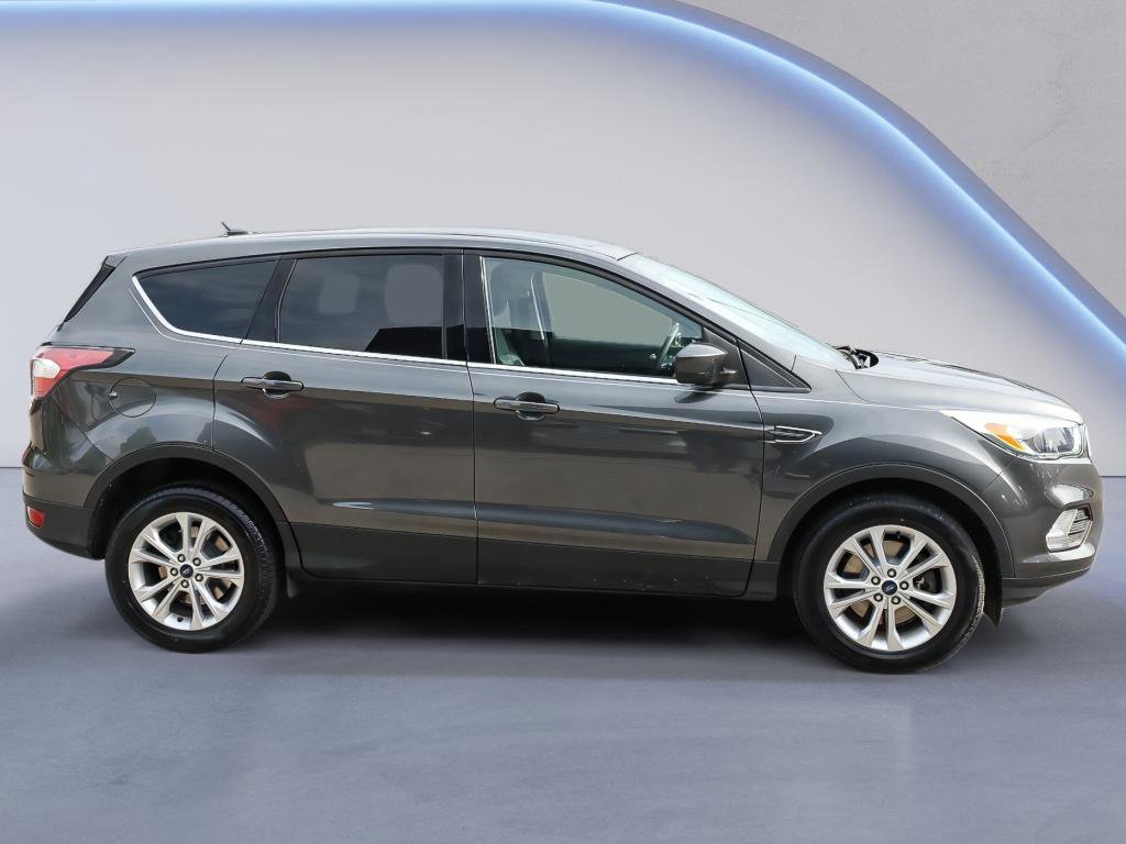 Used 2017 Ford Escape SE AWD/4WD image 8