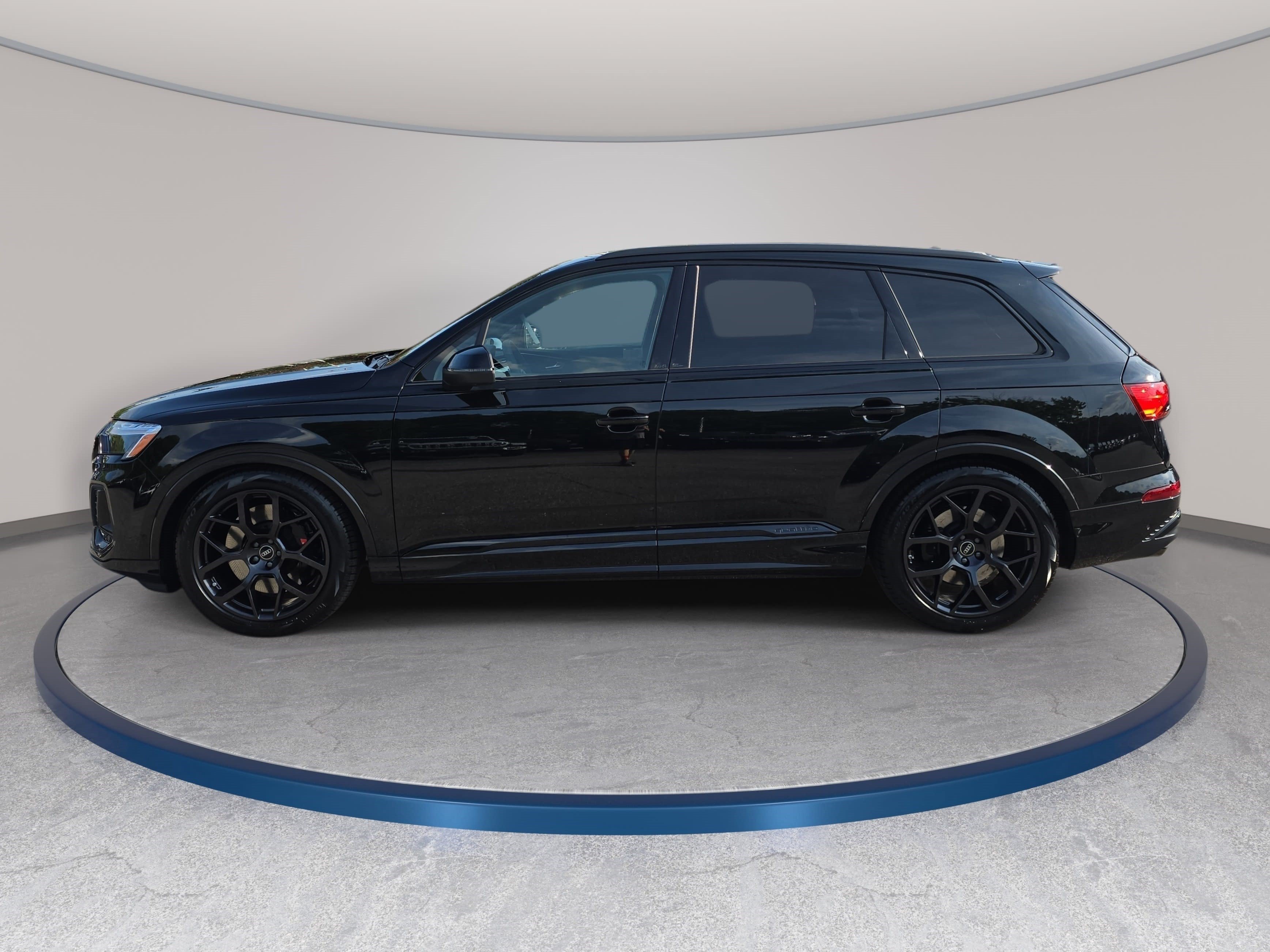 New 2026 Audi SQ7 Premium Plus AWD/4WD image 8