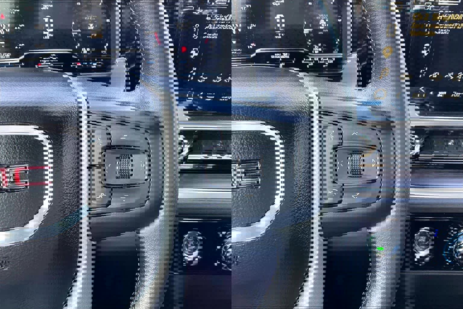 Used 2022 GMC Sierra 1500 SLT w/ SLT Convenience Package image 24