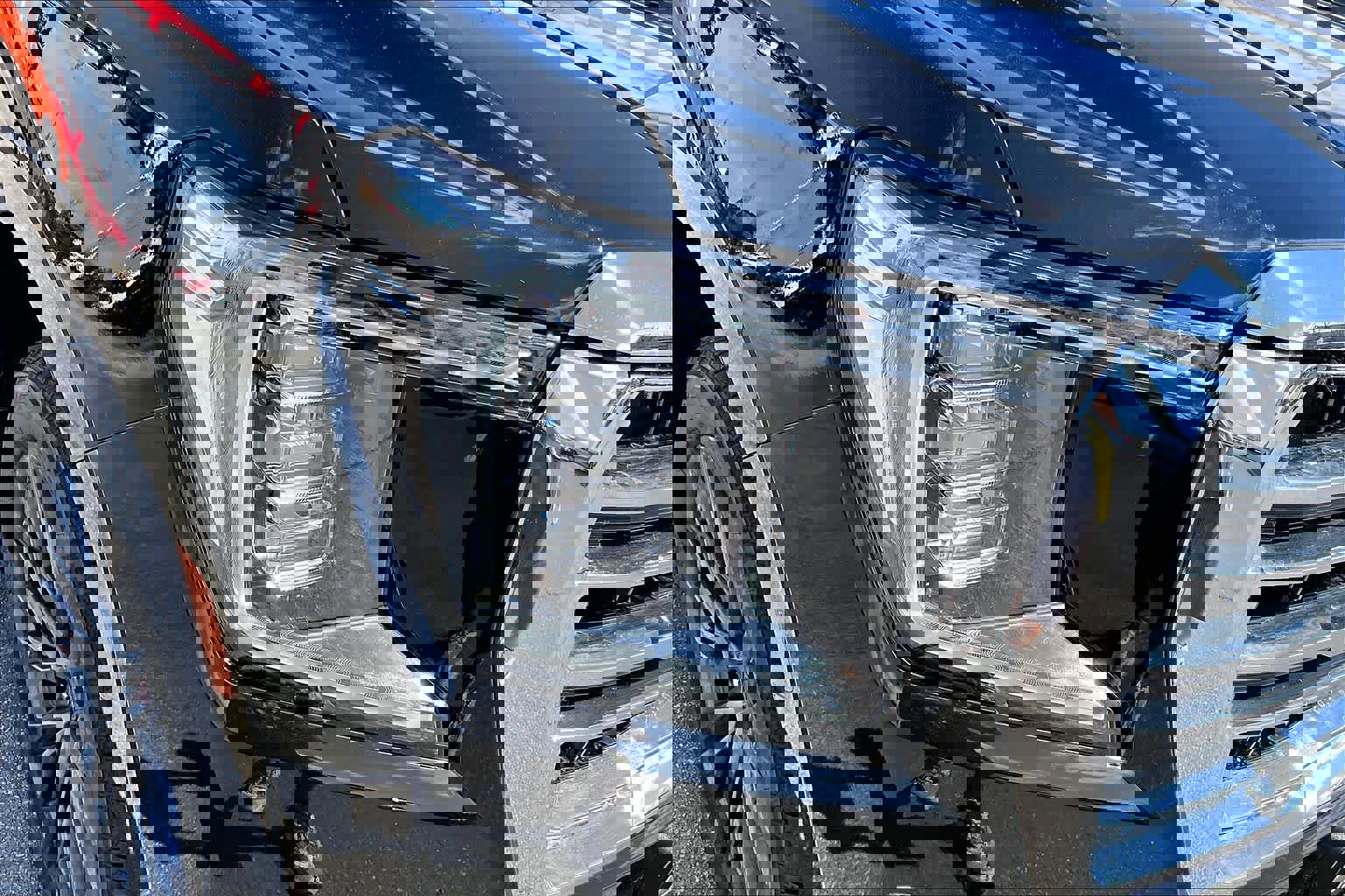 Used 2022 GMC Yukon SLT w/ SLT Premium Package image 28