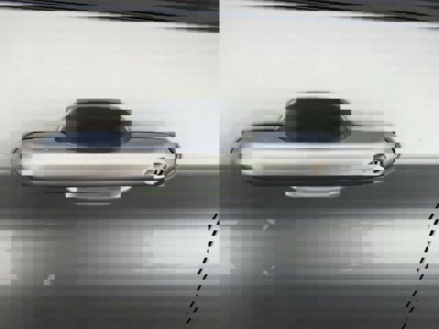 Used 2021 Ford Explorer XLT w/ Equipment Group 202A image 25