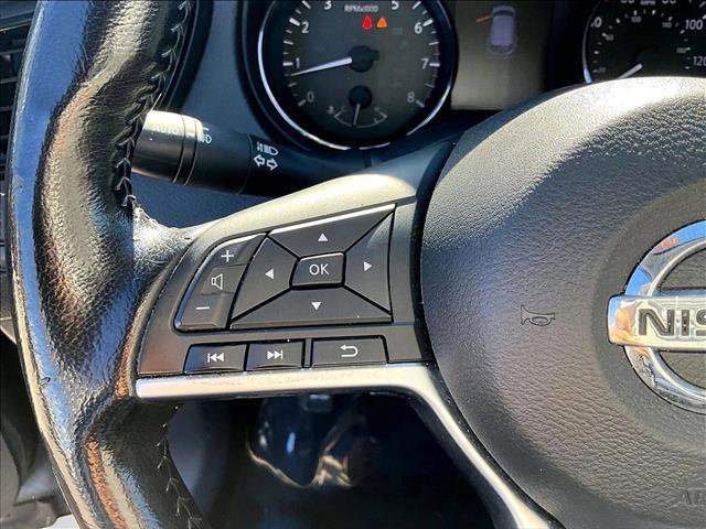 Used 2022 Nissan Rogue Sport SV image 16