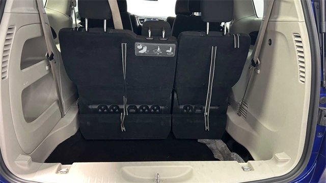 Used 2021 Chrysler Voyager LX image 31