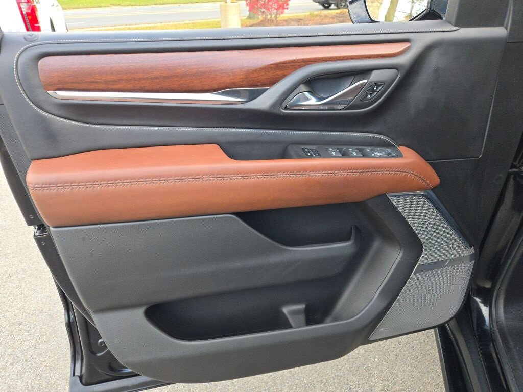 Used 2023 GMC Yukon XL Denali Ultimate image 23