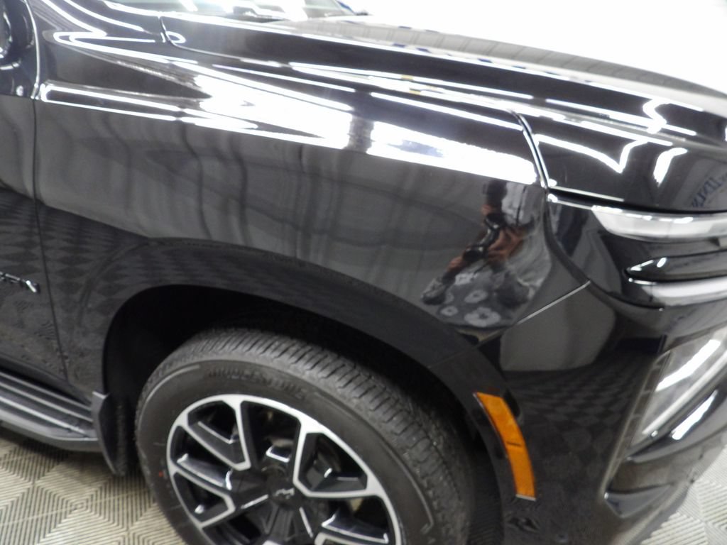 Used 2026 Chevrolet Suburban RST w/ Comfort Package AWD/4WD image 39