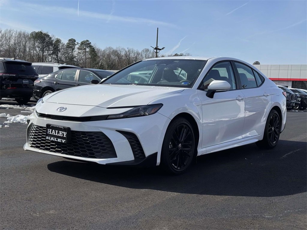 Used 2025 Toyota Camry SE image 23
