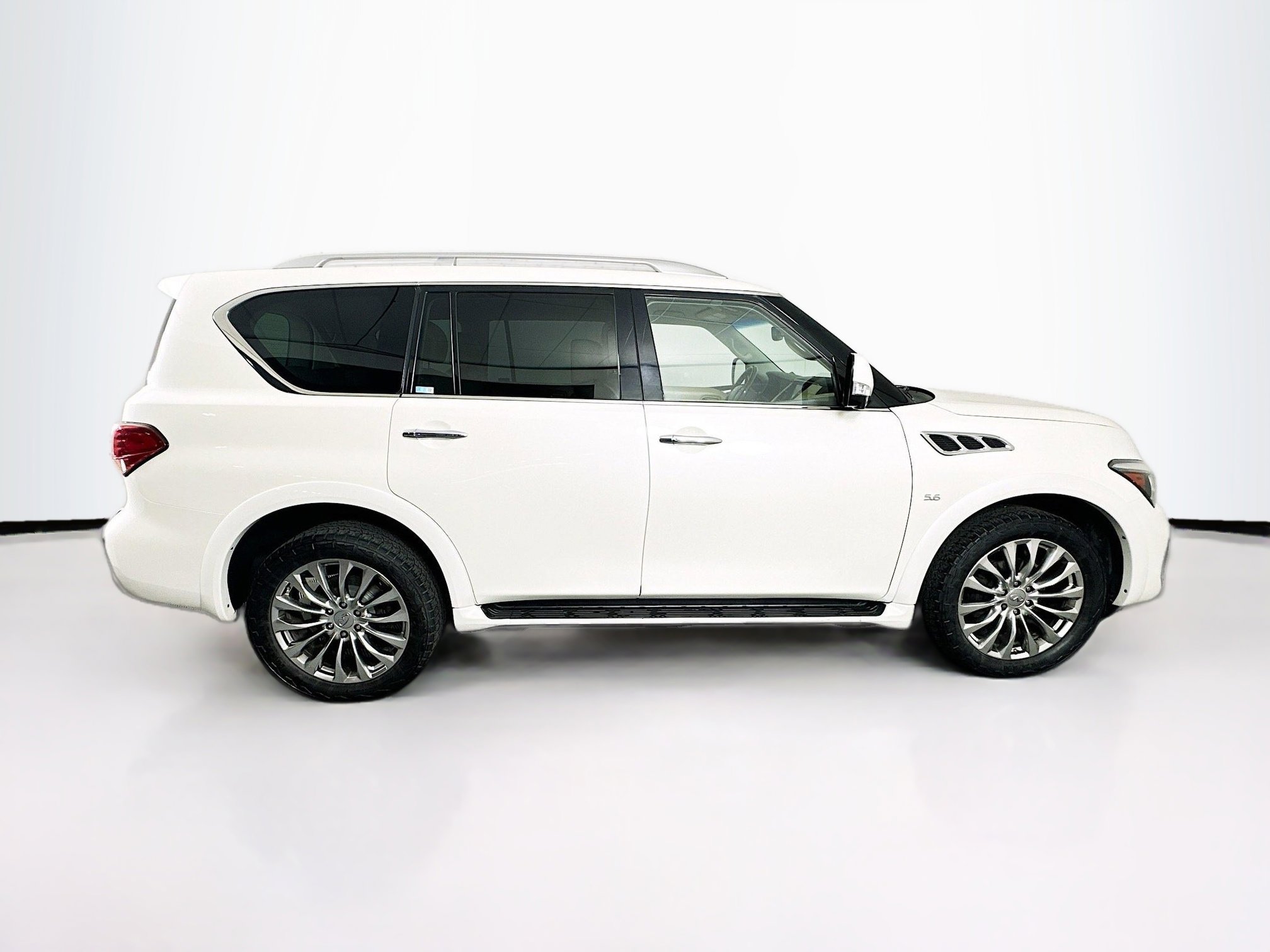 Used 2017 INFINITI QX80 2WD w/ Driver Assistance Package image 10