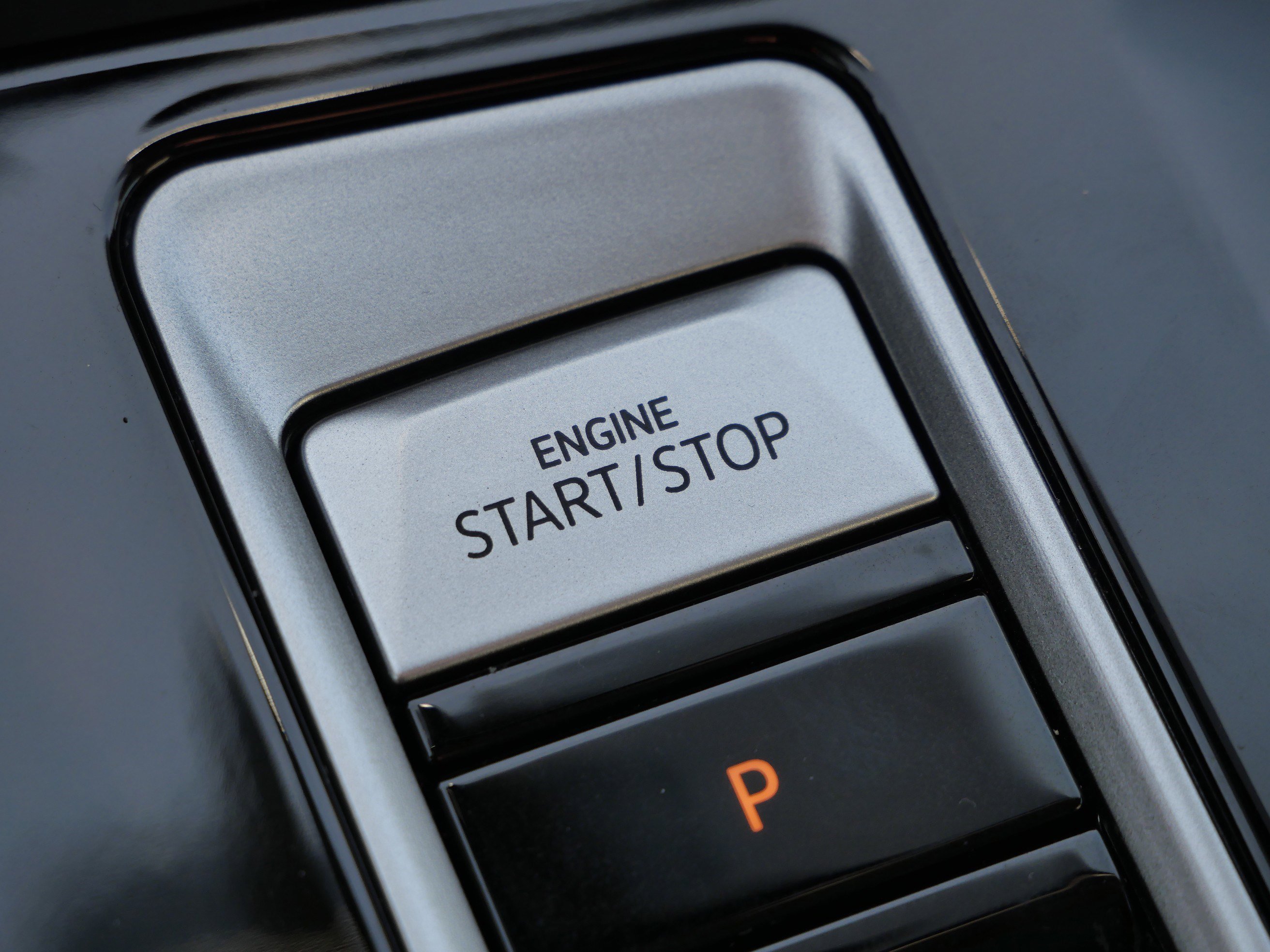 Certified 2024 Volkswagen Atlas SEL Premium R-Line image 27