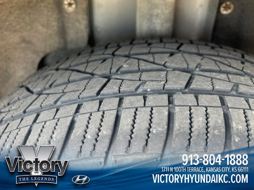 Used 2017 Ford Escape Titanium AWD/4WD image 9