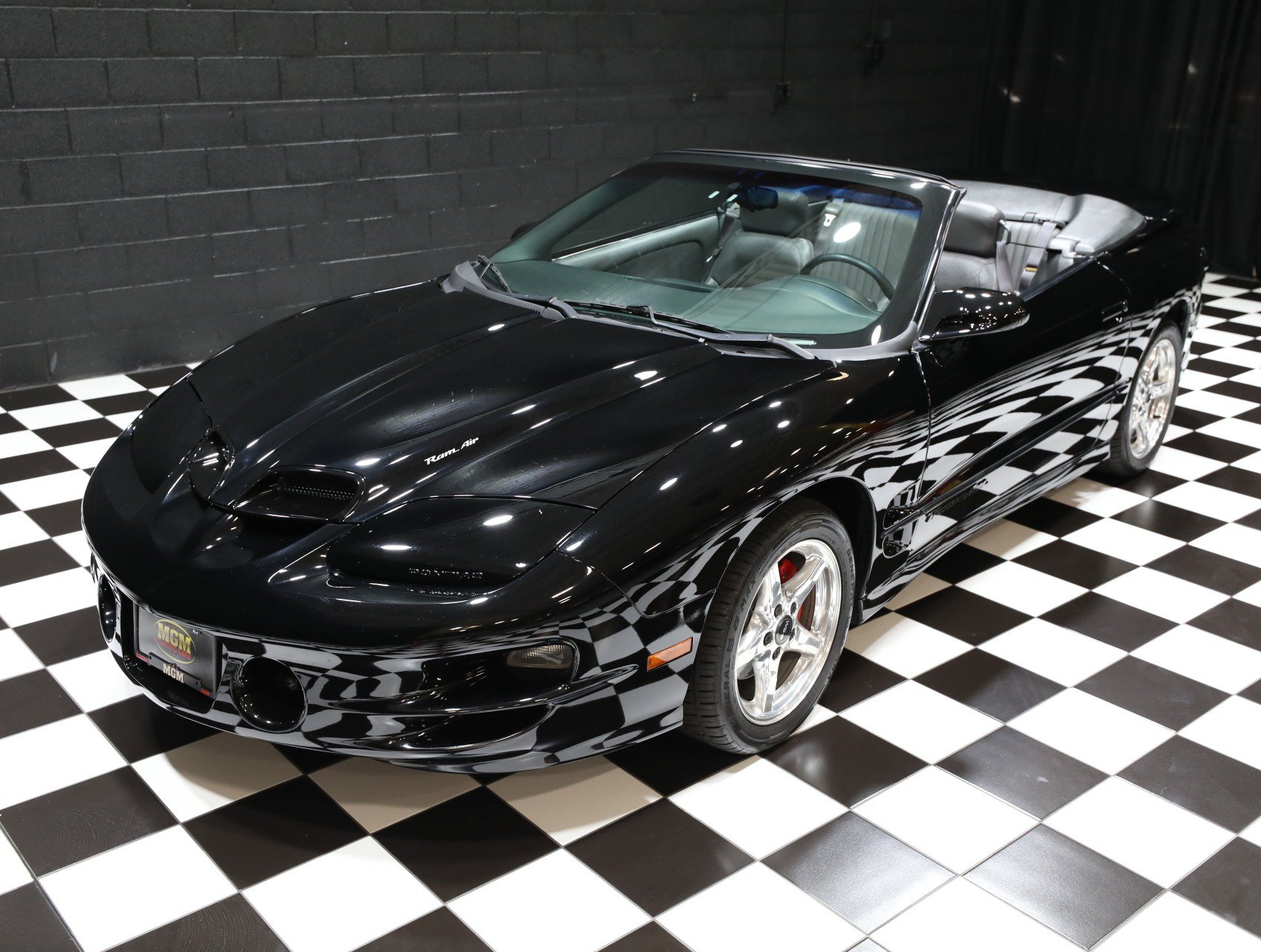 Used 1999 Pontiac Firebird Trans Am RWD image 13