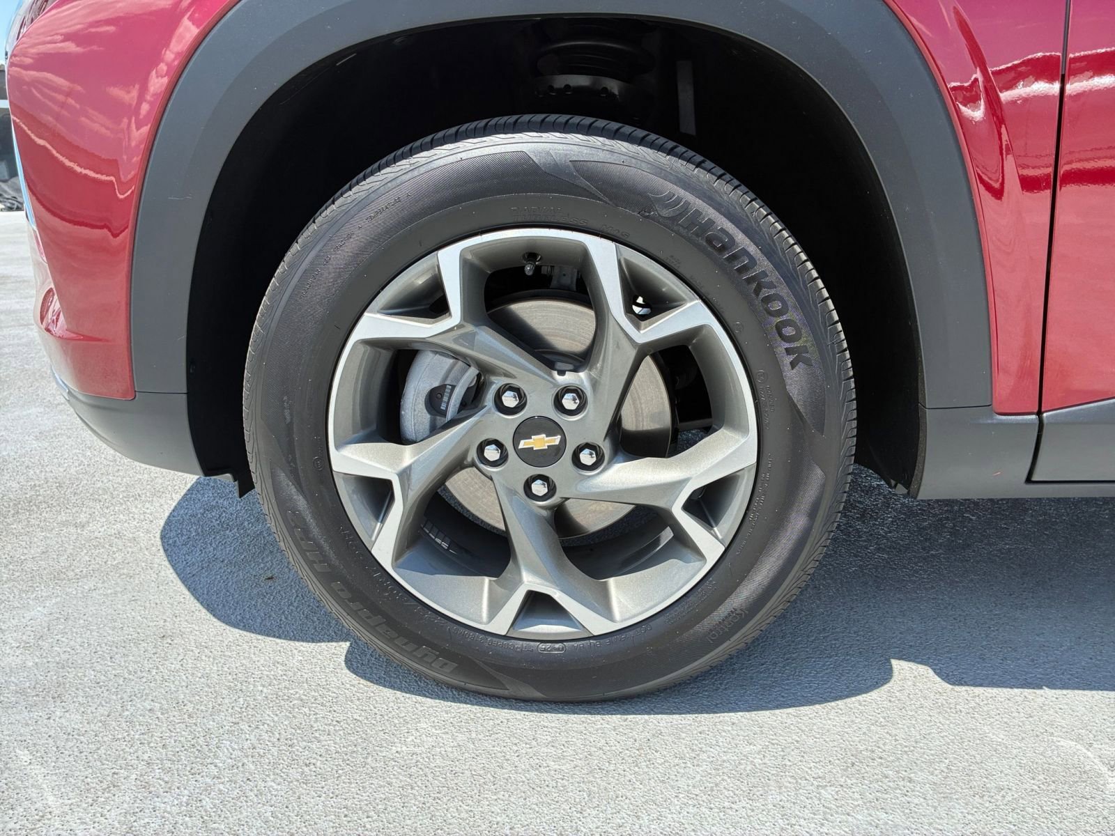 Used 2025 Chevrolet Trax LT FWD image 29