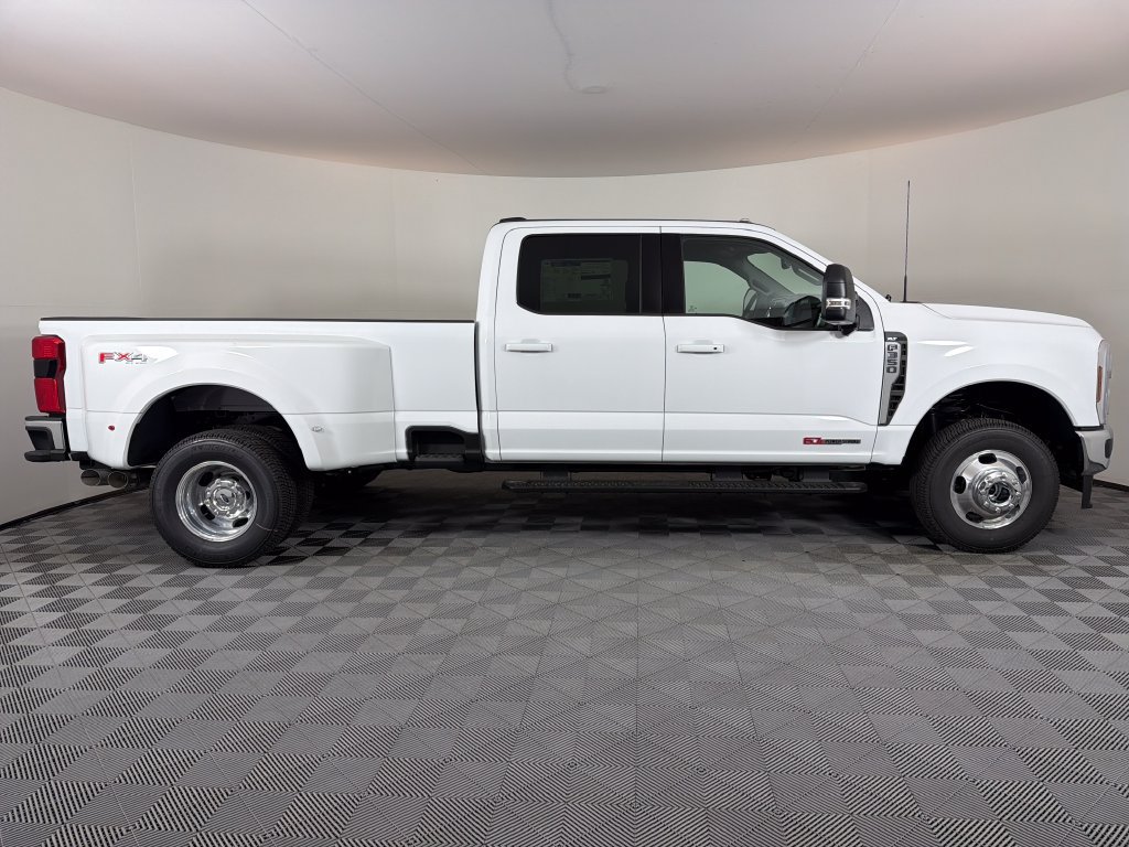 New 2027 Ford F350 XLT w/ XLT Premium Package AWD/4WD image 2